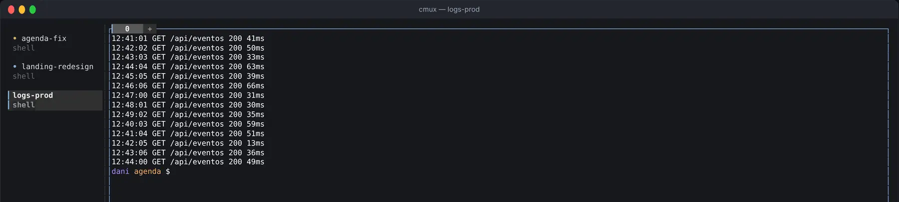 Barra lateral de cmux TUI con tres workspaces: agenda-fix con un punto naranja porque Claude espera aprobación, landing-redesign con un punto azul porque Claude ha terminado, y logs-prod seleccionado mostrando logs de peticiones