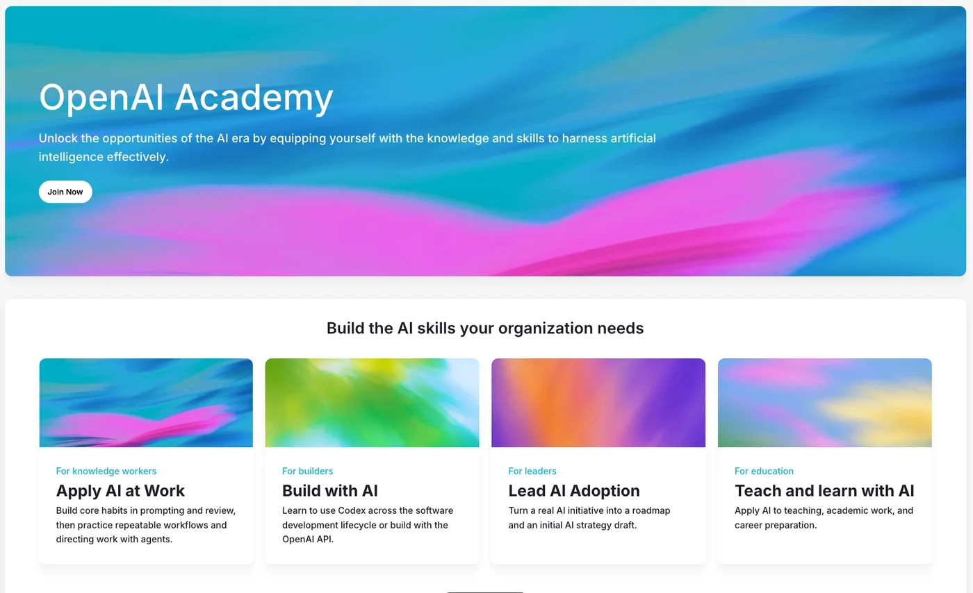 Portada de OpenAI Academy con sus cuatro itinerarios: Apply AI at Work, Build with AI, Lead AI Adoption y Teach and learn with AI