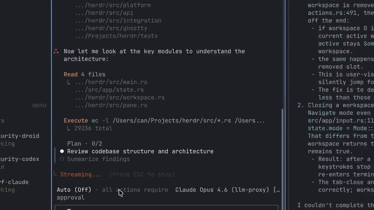 Barra lateral de herdr mostrando workspaces y el estado de cada agente