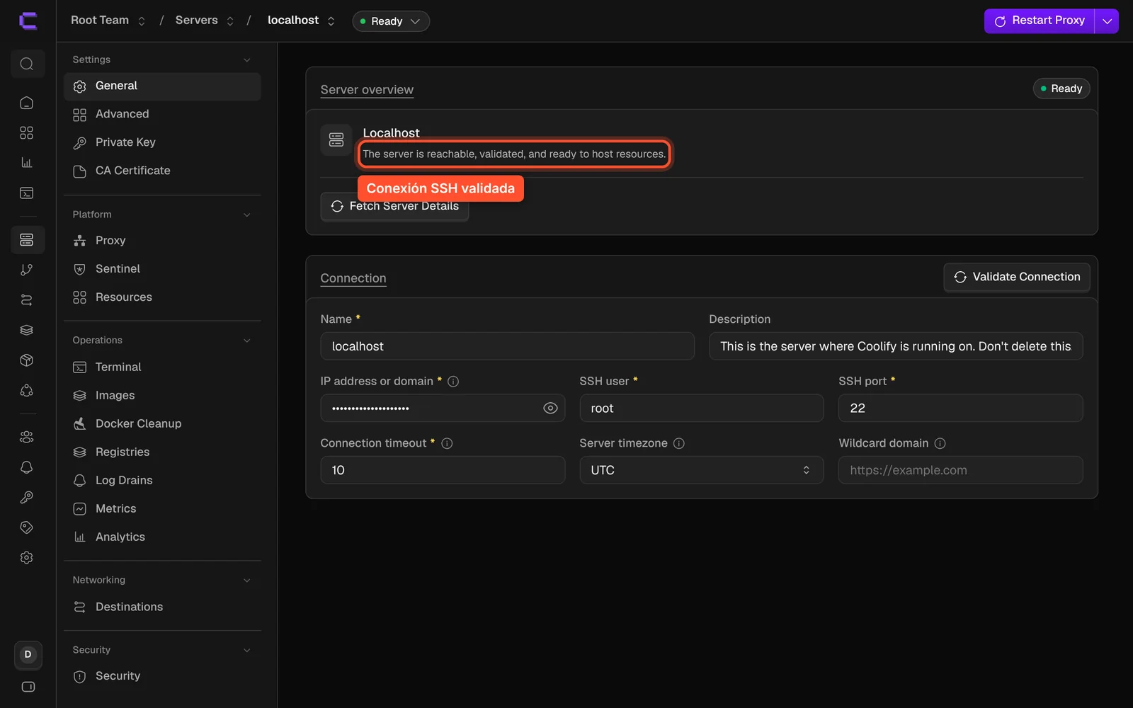 Ficha del servidor localhost en Coolify con el mensaje The server is reachable, validated, and ready to host resources señalado